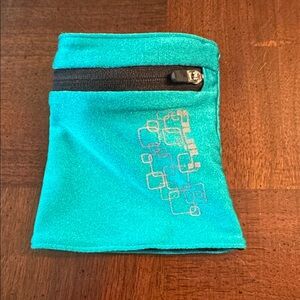 HIND Sport Wrist Wallet Reflective Details